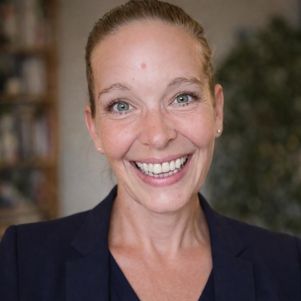 Nicole McDonald Headshot